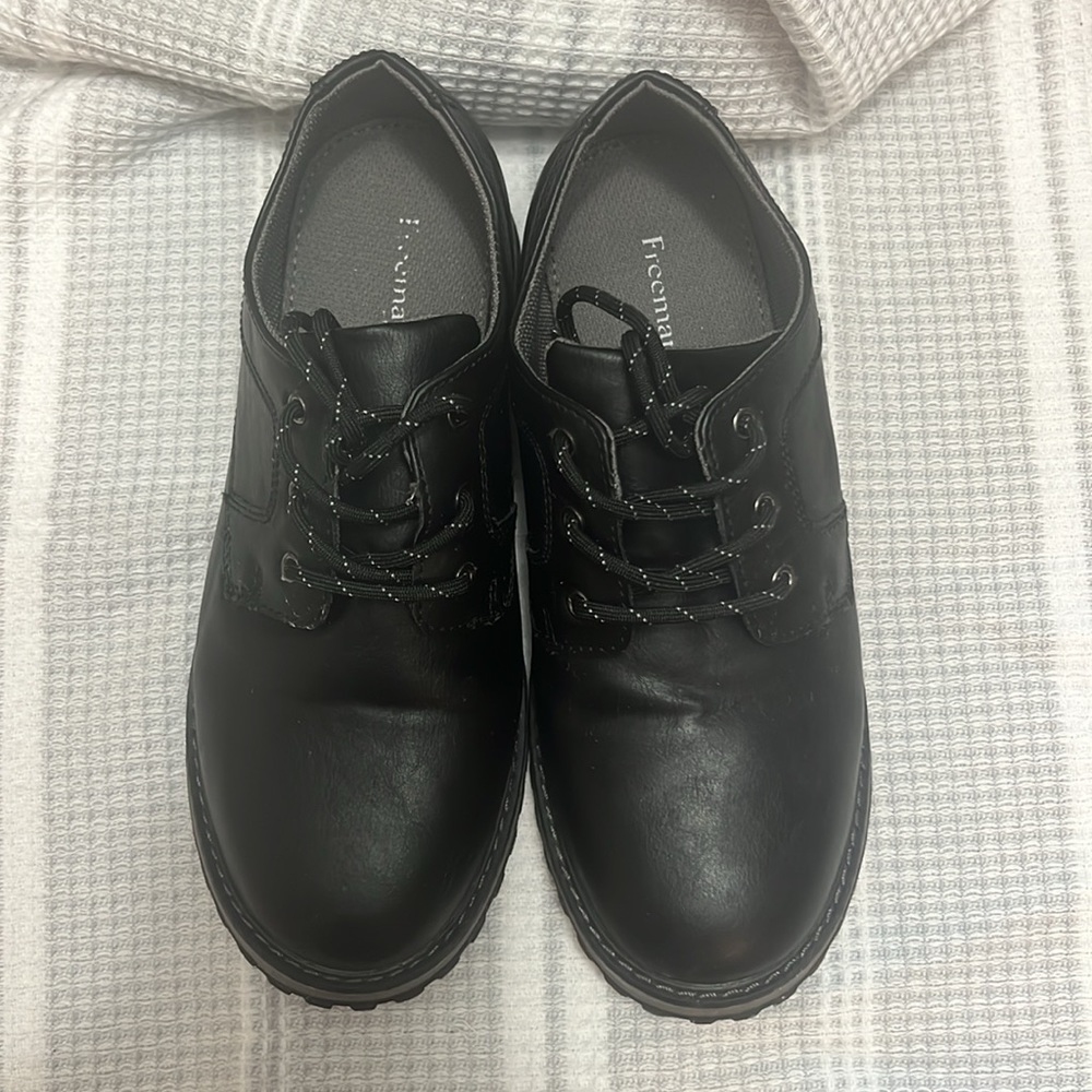 Boy's dressy shoes